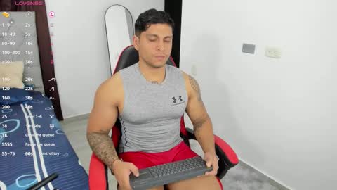 Snapshot of nicolas_montoya chatting on 10/14/25, 02:01 nicolas_montoya online show from 10/14/25, 02:01