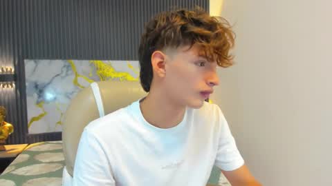 nicolasferrer18 online show from 11/18/25, 07:29