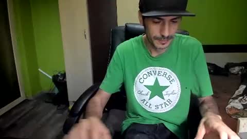 L. Nicolas online show from 06/10/26, 06:01