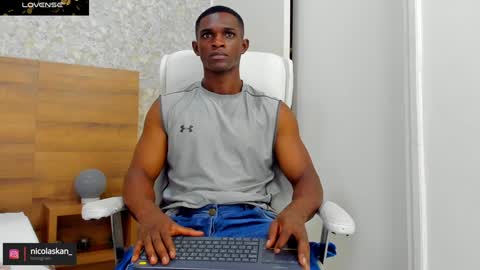 Nicolas online show from 12/05/24, 01:28