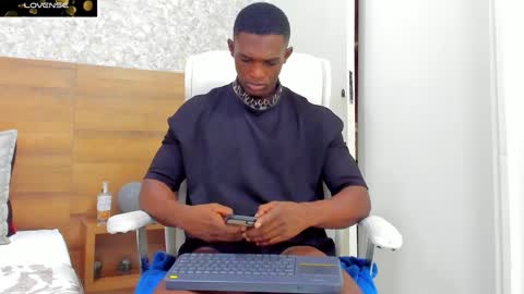 Nicolas online show from 12/12/24, 12:44