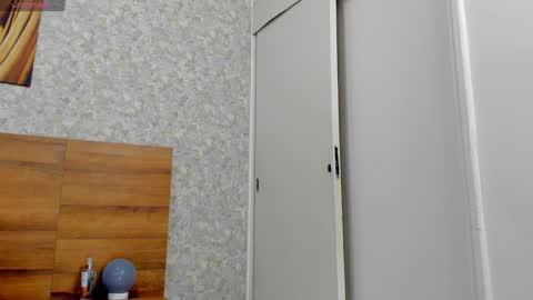 Nicolas online show from 12/17/24, 04:21