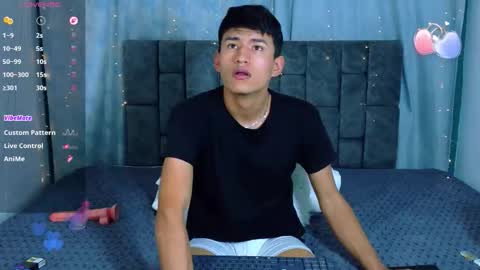 nicolastorres__ online show from 02/25/26, 11:47