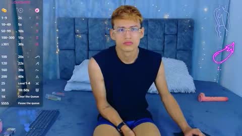 nicolastorres__ online show from 04/28/26, 02:27