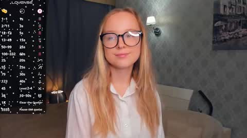 Snapshot of nicolavanderbie chatting on 10/27/25, 07:07 Nicoletta online show from 10/27/25, 07:07