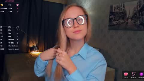 Snapshot of nicolavanderbie chatting on 11/06/25, 06:42 Nicoletta online show from 11/06/25, 06:42