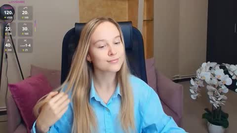 Snapshot of nicolavanderbie chatting on 12/05/25, 07:21 Nicoletta online show from 12/05/25, 07:21