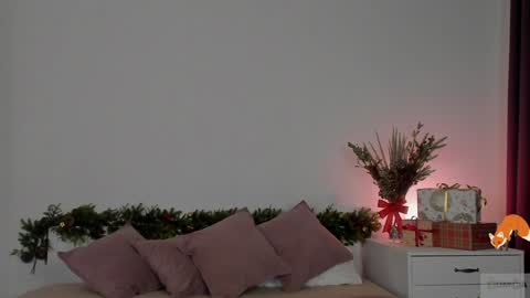 Nicole online show from 12/23/24, 09:18