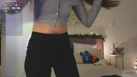 Snapshot of nicole_broown chatting on 01/16/26, 09:19 Nicole online show from 01/16/26, 09:19