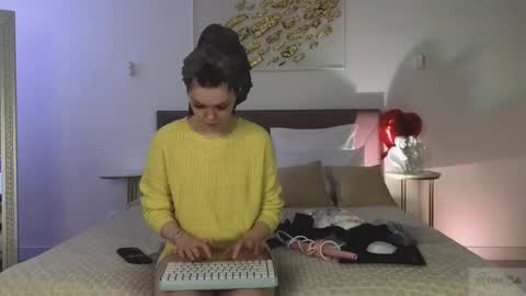 Snapshot of nicole_broown chatting on 03/01/26, 08:55 Nicole online show from 03/01/26, 08:55