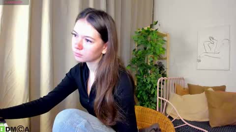 GMT7TueWedThSu 0300am-0900am. Sa 1000am-0400pm online show from 09/09/25, 09:58