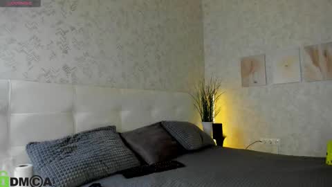 GMT7TueWedThSu 0300am-0900am. Sa 1000am-0400pm online show from 09/28/25, 08:47