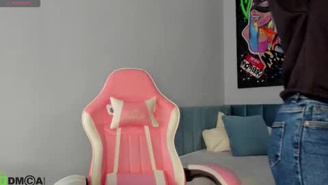 GMT7TueWedThSu 0300am-0900am. Sa 1000am-0400pm online show from 12/15/25, 12:04