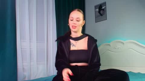 Snapshot of nicole_edison chatting on 03/27/26, 03:56 Surprisingly my name is exactly Nicole online show from 03/27/26, 03:56