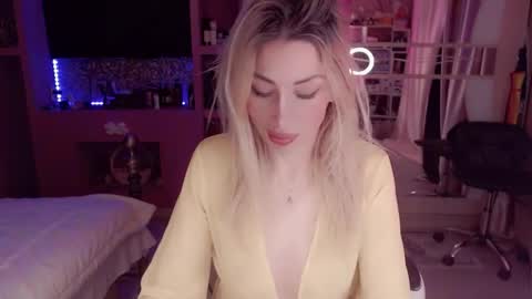 Snapshot of nicole_g0ld_ chatting on 01/10/26, 11:31 Nicole online show from 01/10/26, 11:31