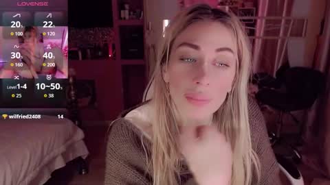 Snapshot of nicole_g0ld_ chatting on 01/12/26, 10:59 Nicole online show from 01/12/26, 10:59