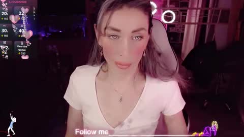 Snapshot of nicole_g0ld_ chatting on 02/06/26, 08:56 Nicole online show from 02/06/26, 08:56