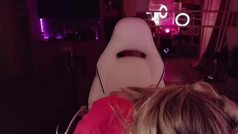 Snapshot of nicole_g0ld_ chatting on 03/02/26, 05:08 Nicole online show from 03/02/26, 05:08