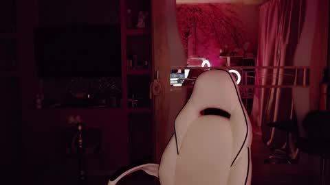 Snapshot of nicole_g0ld_ chatting on 03/08/26, 06:17 Nicole online show from 03/08/26, 06:17