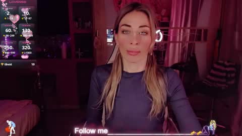 Snapshot of nicole_g0ld_ chatting on 03/15/26, 12:16 Nicole online show from 03/15/26, 12:16