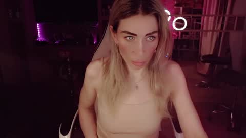 Nicole online show from 05/01/26, 09:52