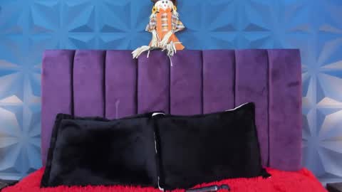 Nicole online show from 10/16/25, 03:18