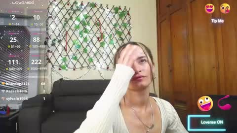 Nicole Santana online show from 02/11/25, 03:08