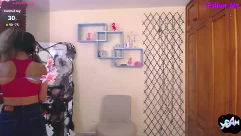 Nicole Santana online show from 10/20/25, 07:47