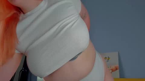 Snapshot of nicole_wans chatting on 09/19/25, 08:16 Nicole online show from 09/19/25, 08:16