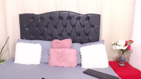 Snapshot of nicolechanell271 chatting on 11/26/25, 11:00 Nicole Chanel online show from 11/26/25, 11:00