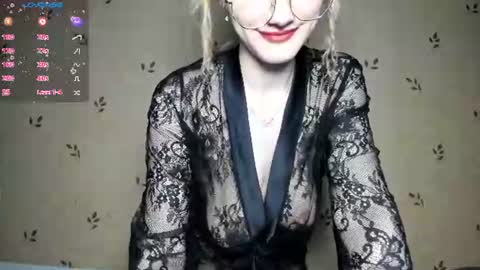 NicoleDavis online show from 06/12/26, 07:46