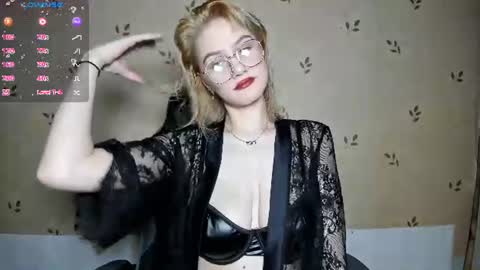 NicoleDavis online show from 06/20/26, 07:16