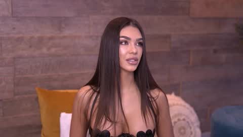 Nicole online show from 10/30/25, 07:32