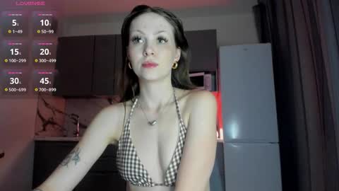 nicoledolla online show from 10/01/25, 11:22