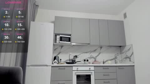 nicoledolla online show from 10/13/25, 06:41