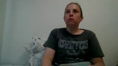 Nicole online show from 04/13/26, 10:04
