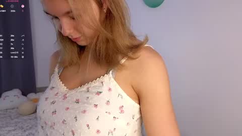 Snapshot of nicolelevis chatting on 04/02/26, 07:00 Nicole online show from 04/02/26, 07:00