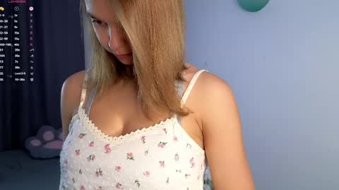 Snapshot of nicolelevis chatting on 04/10/26, 07:18 Nicole online show from 04/10/26, 07:18
