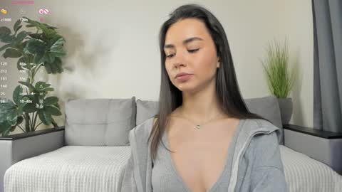 Dua Lipa online show from 01/16/25, 01:04