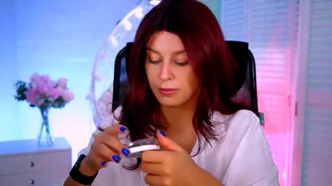 Snapshot of nicolemoonn chatting on 11/14/25, 03:33 online November 28 from 16 to 20 November 29 from 12 to 20 December 3 and 5 from 12 to 20 December 7 and 8 from 04 to 08 GMT online show from 11/14/25, 03:33