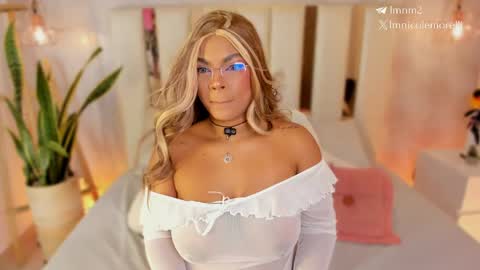 Andrea give it a thumbs up please its important  online show from 06/05/26, 01:06