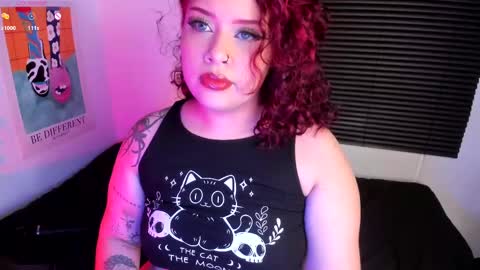 Snapshot of nicoleozzyy chatting on 02/23/25, 08:44 Nico online show from 02/23/25, 08:44