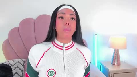 Snapshot of nicoleparadise_ chatting on 12/15/25, 12:53 NICOLE online show from 12/15/25, 12:53