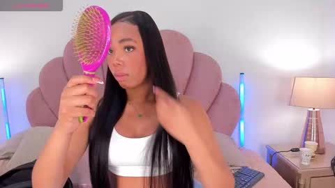 Snapshot of nicoleparadise_ chatting on 02/12/26, 01:28 NICOLE online show from 02/12/26, 01:28