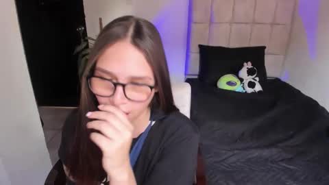 Snapshot of nicolepeachx chatting on 03/02/26, 05:09 Nicol independent model online show from 03/02/26, 05:09