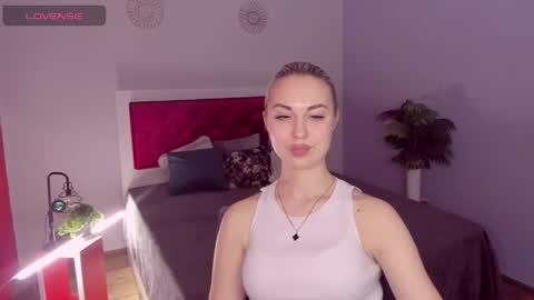 NicoleStunning online show from 05/14/26, 05:20