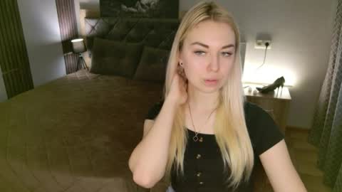NicoleStunning online show from 05/15/26, 05:36