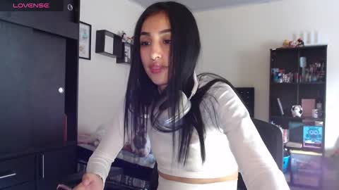 Snapshot of nicoletta_c66 chatting on 01/05/26, 09:18 Nicole online show from 01/05/26, 09:18