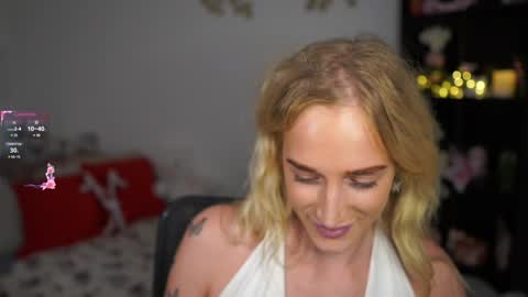 nicolette__shea_ online show from 12/19/24, 05:18