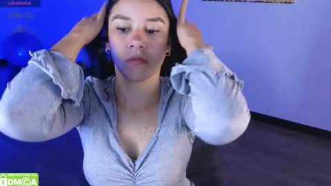 Snapshot of nicollbashel chatting on 02/27/26, 07:30 Nicoll Independent model online show from 02/27/26, 07:30